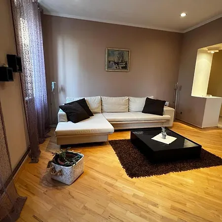 Apartman *